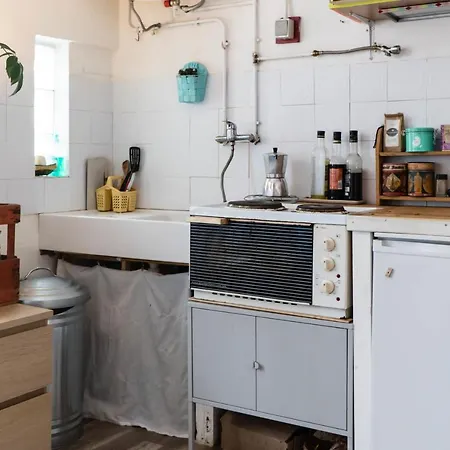 Charming Apartment In A Lively Neighborhood *