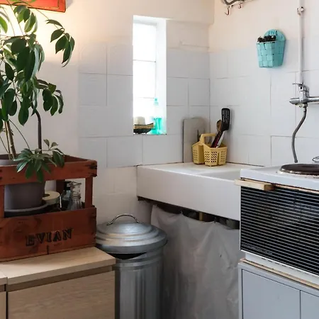 Charming Apartment In A Lively Neighborhood *