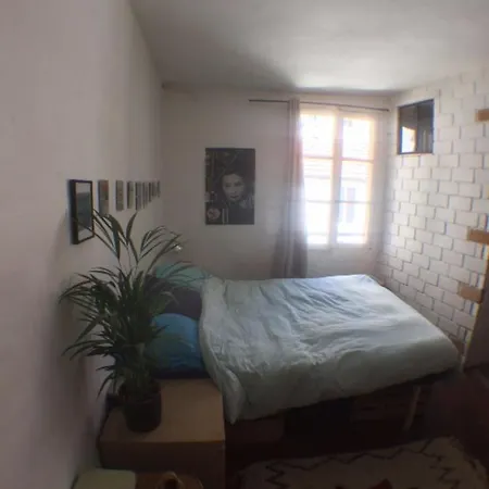 Charming Apartment In A Lively Neighborhood *